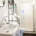 Apartament Feels - Gardens And River