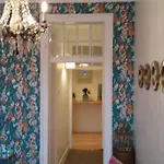 Feels - Gardens And River Apartman